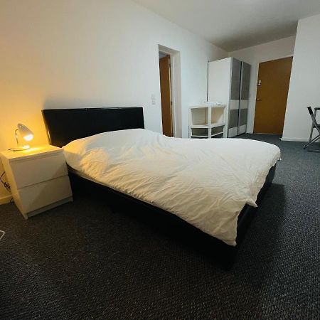 En-Suite For Family,Couple And Females Lancaster Bagian luar foto